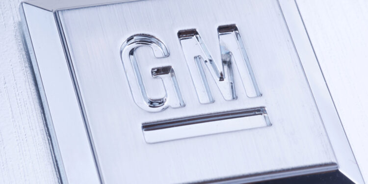 GM retrocede tras la polémica por el crédito fiscal de $7,500 para vehículos eléctricos