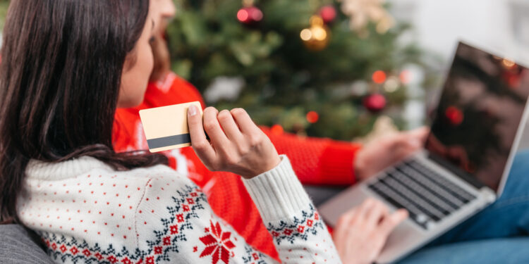 El boom digital se enfría: El gasto online navideño en EE. UU. crece a su ritmo más lento en años