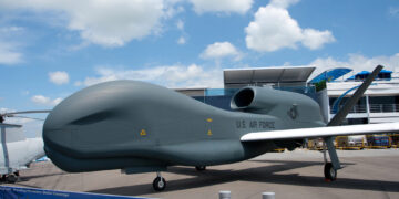 Gigantes de la defensa elevan previsiones para 2025 impulsados por la creciente demanda militar