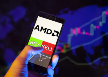 Acciones de AMD explotan tras alianza millonaria con OpenAI