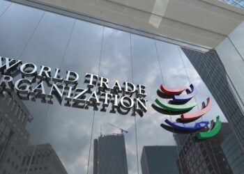 La OMC mejora las proyecciones del comercio mundial para 2025, pero alerta sobre un freno en 2026