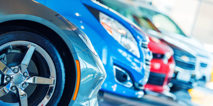 Morosidad récord en préstamos para autos alerta sobre la fragilidad financiera de EE. UU.