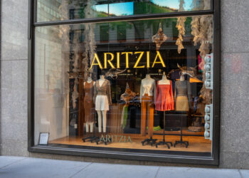 Aritzia conquista el mercado estadounidense con una expansión récord y triplica sus ganancias