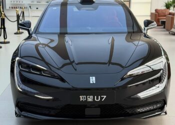 BYD sorprende con su primera caída de ventas en 2025 mientras rivales marcan récords