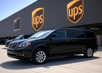 UPS recorta 48,000 puestos y promete la temporada navideña “más eficiente”