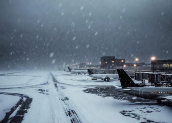 Una tormenta invernal tras Acción de Gracias amenaza con arruinar los viajes y dejar la nevada más extensa del otoño