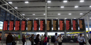 Aerolíneas cancelan cientos de vuelos y enfrentan pérdidas millonarias: ¿Habrá pronta solución?