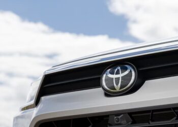 Toyota eleva su previsión anual pese al golpe de los aranceles de EE. UU.