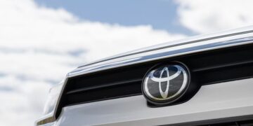 Toyota eleva su previsión anual pese al golpe de los aranceles de EE. UU.