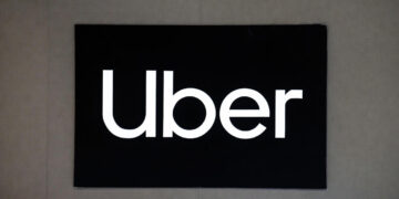 Uber sorprende con un crecimiento récord en ingresos, pero sus acciones se desploman