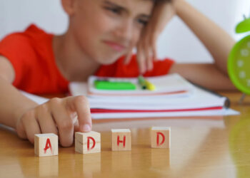 De un diagnóstico al exceso: Cómo la medicación para el TDAH desencadena una ola de fármacos en niños