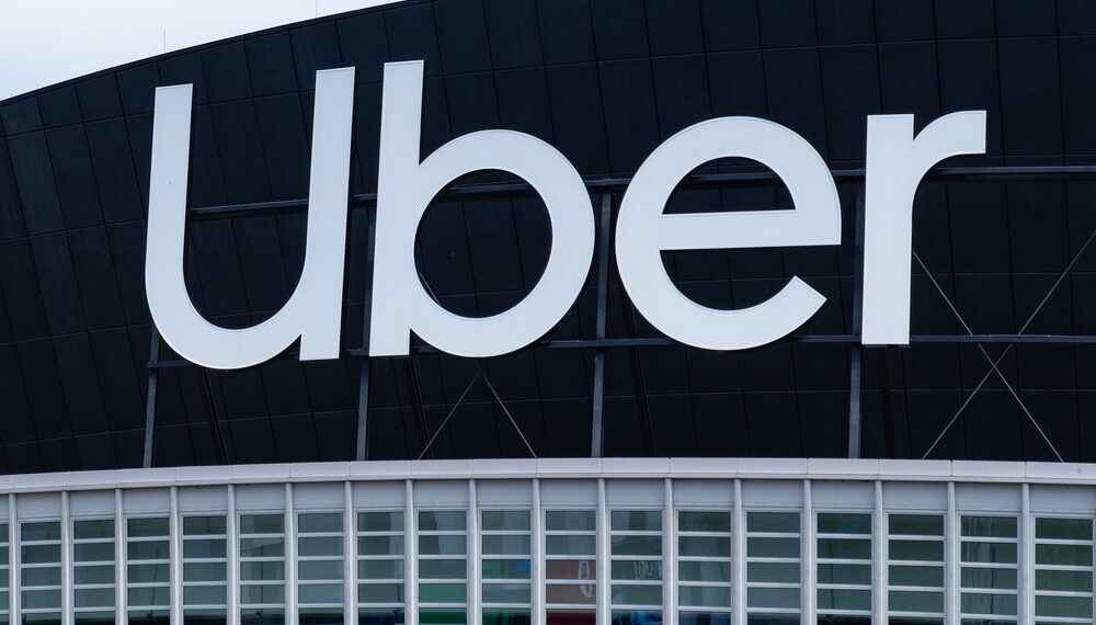 Uber irrumpe en Oriente Medio con su primer servicio de robotaxis totalmente autónomos