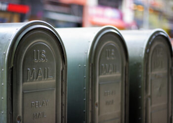 Envíos más caros en 2026: USPS eleva tarifas hasta 7.8% en plena presión financiera