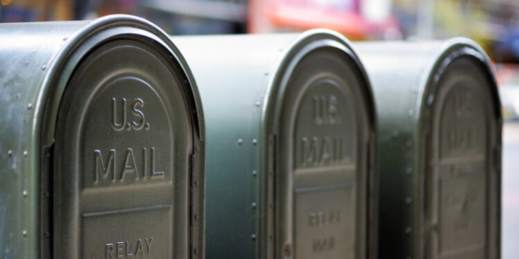 Envíos más caros en 2026: USPS eleva tarifas hasta 7.8% en plena presión financiera