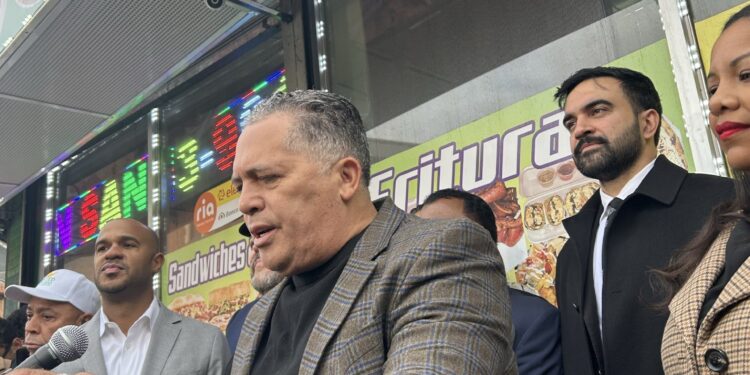 Líder dominicano asume rol clave en el equipo de transición del nuevo alcalde de Nueva York