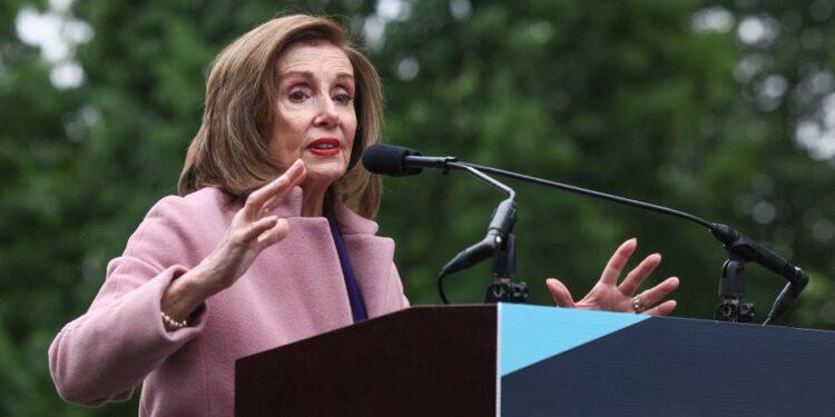 Nancy Pelosi se despide del Congreso tras una carrera que marcó la historia política de Estados Unidos
