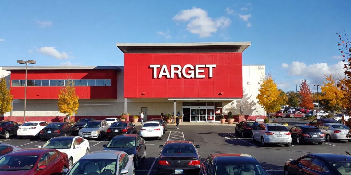 Target ajusta sus expectativas mientras el consumidor compra menos y busca mayores descuentos