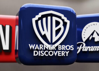 Paramount irrumpe con una oferta hostil de $77,900 millones para arrebatar Warner a Netflix: ¿Lo logrará?
