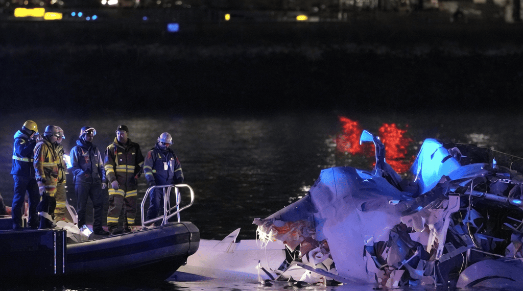 EE. UU. asume culpa por tragedia aérea en Washington y reaviva el debate sobre la seguridad del espacio aéreo