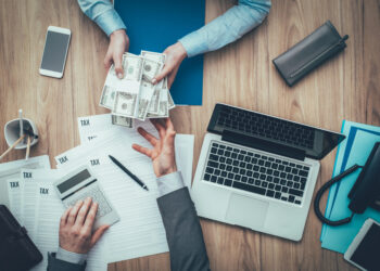 Bessent anticipa una ola histórica de reembolsos fiscales para los hogares de Estados Unidos