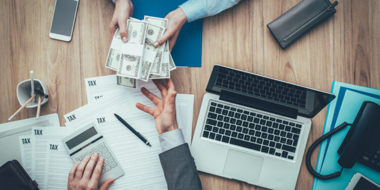 Bessent anticipa una ola histórica de reembolsos fiscales para los hogares de Estados Unidos