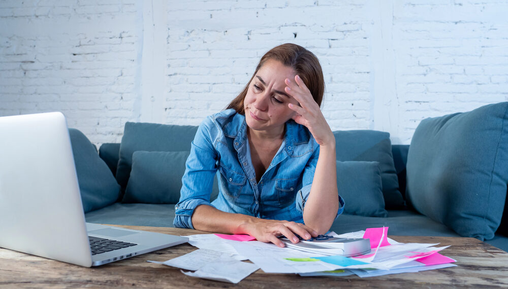 ¿Pueden perdonarse las deudas “compre ahora y pague después”? Un experto advierte sobre riesgos y aclara quién puede calificar