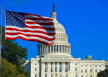 ¿Congresistas de EE. UU. utilizan información privilegiada para enriquecerse invirtiendo en bolsa?