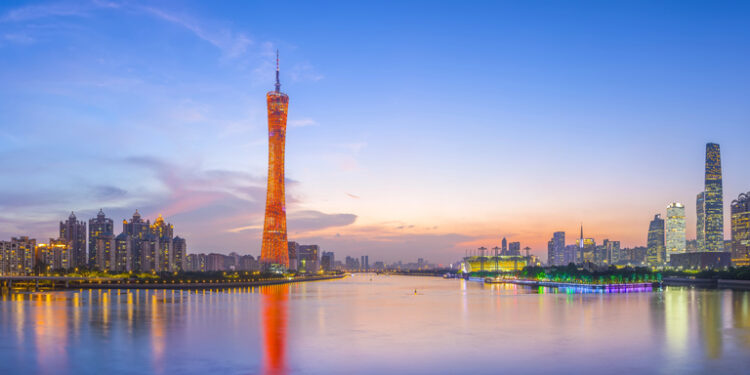 China acelera su revolución de wearables con IA y desafía el dominio tecnológico global