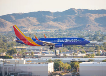 Southwest cae en ganancias, pero Wall Street apuesta por su giro histórico y empuja la acción
