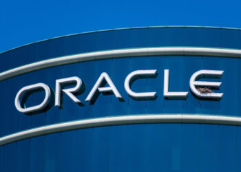 Oracle cae en bolsa tras enfriarse el respaldo financiero a un centro de datos de $10,000 millones