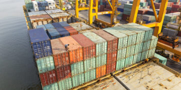 Los aranceles de Trump alcanzan $200,000 millones en recaudación mientras la Corte Suprema evalúa su legalidad