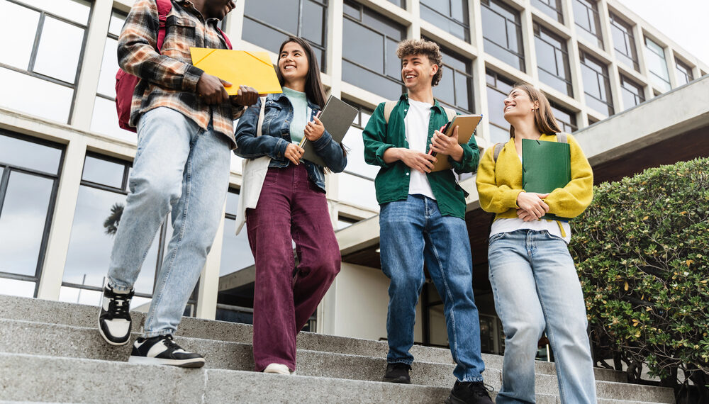EE.UU. enfrenta una caída del 17% en nuevos estudiantes internacionales y un impacto económico de $1,100 millones