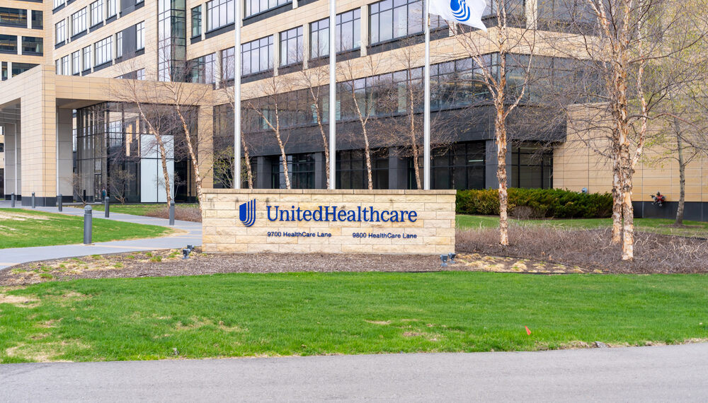 A un año del asesinato del CEO de UnitedHealthcare, el sistema de autorizaciones médicas sigue sin cambiar