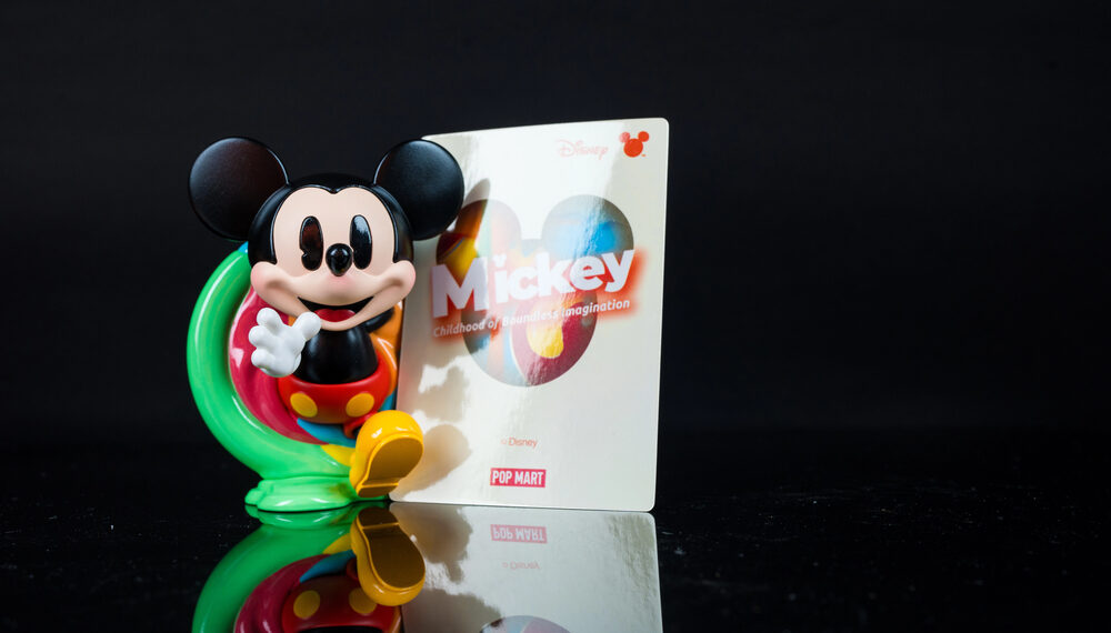 Disney apuesta fuerte por la IA: invierte $1,000 millones en OpenAI y abre su universo a Sora