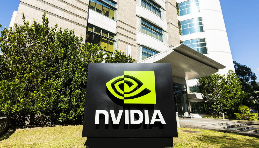 Trump autoriza ventas del chip Nvidia H200 a China a cambio de un 25% para EE.UU.