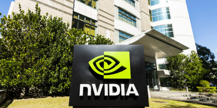 Trump autoriza ventas del chip Nvidia H200 a China a cambio de un 25% para EE.UU.
