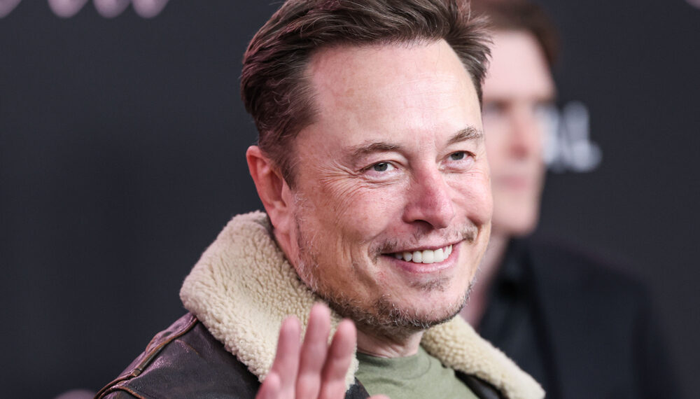 Musk afirma que la IA hará innecesario ahorrar y promete un futuro sin pobreza ni trabajo