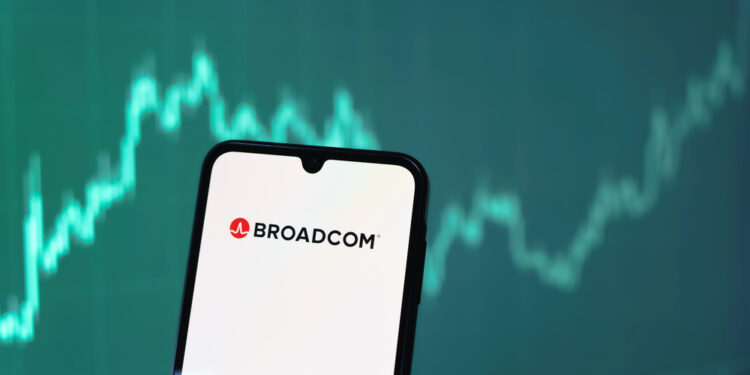 Broadcom supera previsiones y proyecta un fuerte salto en ventas de chips de IA