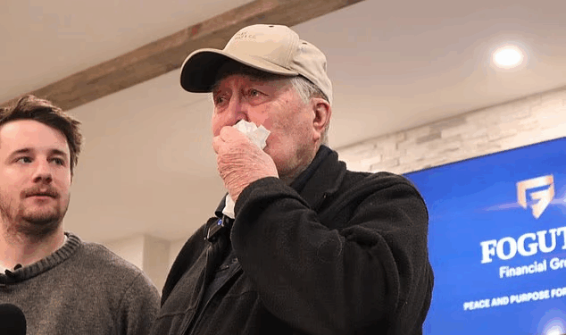 Un veterano de 88 años recibe más de $1.5 millones de dólares tras viralizarse su historia