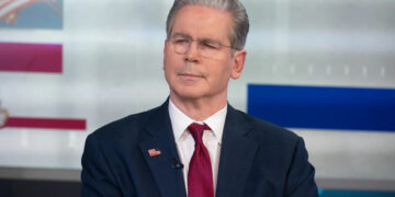 EE.UU. se encamina a un crecimiento del 3% mientras Bessent anticipa una temporada navideña “muy fuerte”