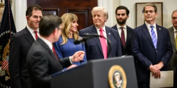 Trump promete reembolsos “históricos” y aviva el debate fiscal rumbo a 2026