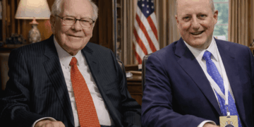 Berkshire fija el nuevo sueldo de Greg Abel quien relevará a Buffett: Esta es la millonaria cifra