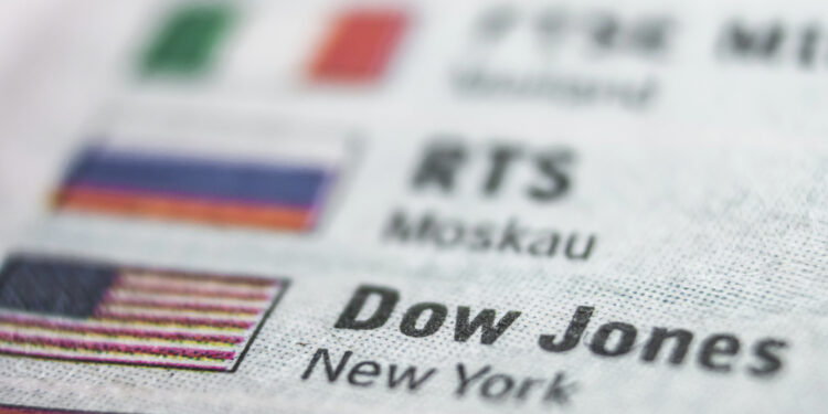 Wall Street respira tras dos complejas jornadas