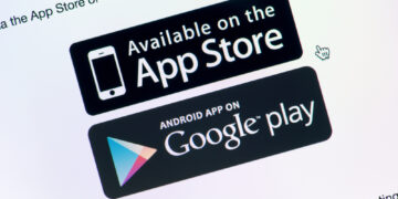 Apple y Google bajo presión por apps de IA que generan desnudos sin consentimiento