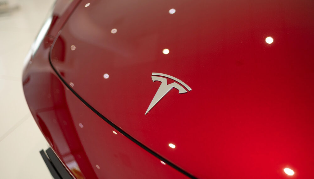 Tesla cumple en el trimestre, pero el balance anual revela algo inesperado