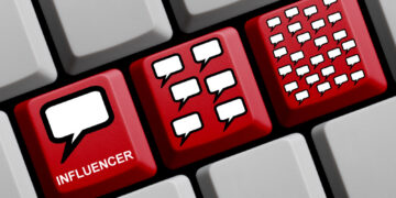 Influencers luchan con impuestos: ¿Qué gastos se pueden deducir?