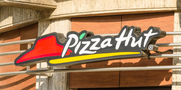 Pizza Hut cerrará 250 locales en EE. UU. mientras Yum! redefine el rumbo de la marca