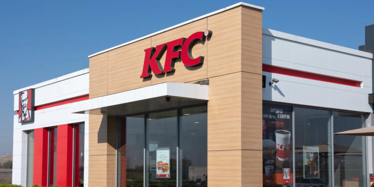 Yum Brands muestra resultados desiguales mientras Taco Bell impulsa el crecimiento del grupo