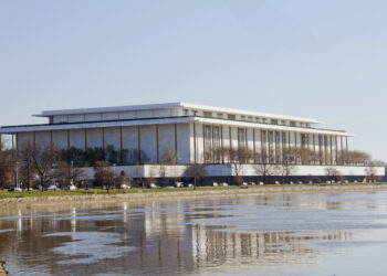 Trump anuncia cierre total del Kennedy Center por dos años y promete una transformación histórica