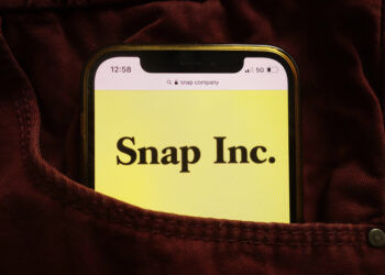 Snap supera expectativas y anima al mercado pese a señales mixtas en su crecimiento
